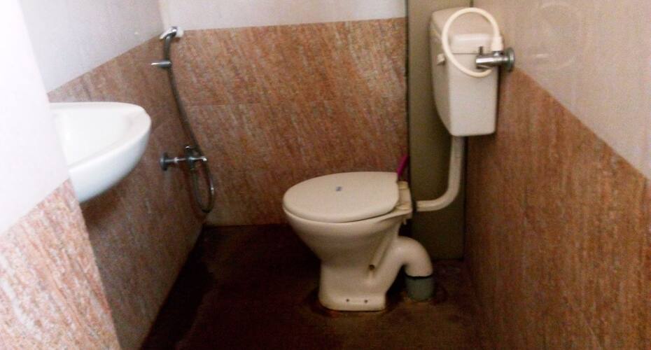Shrigandha Deluxe Lodge, Haveri 4